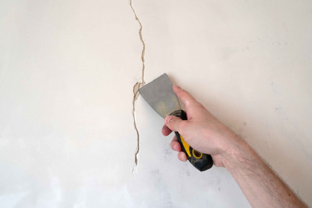 How to Repair a Crack in Plaster Ceiling