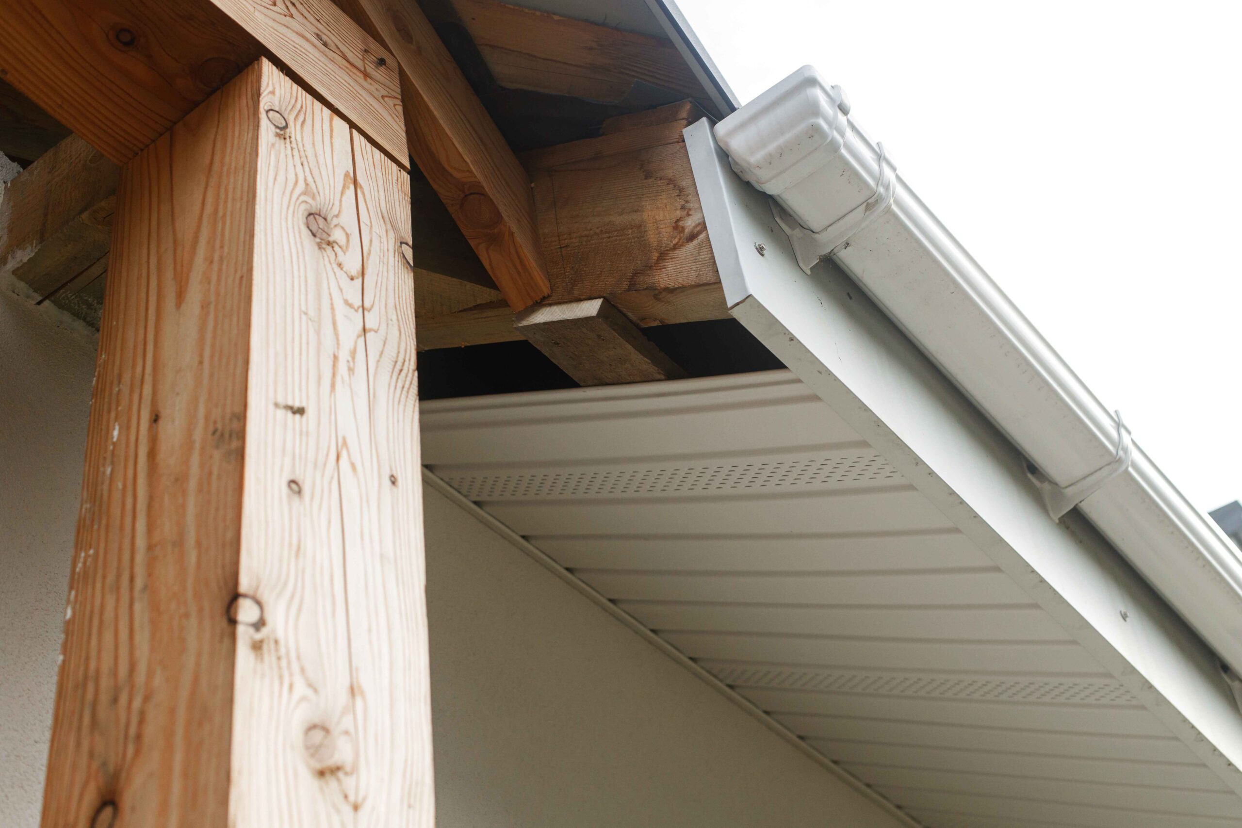 What is the Difference Between Fascias and Soffits